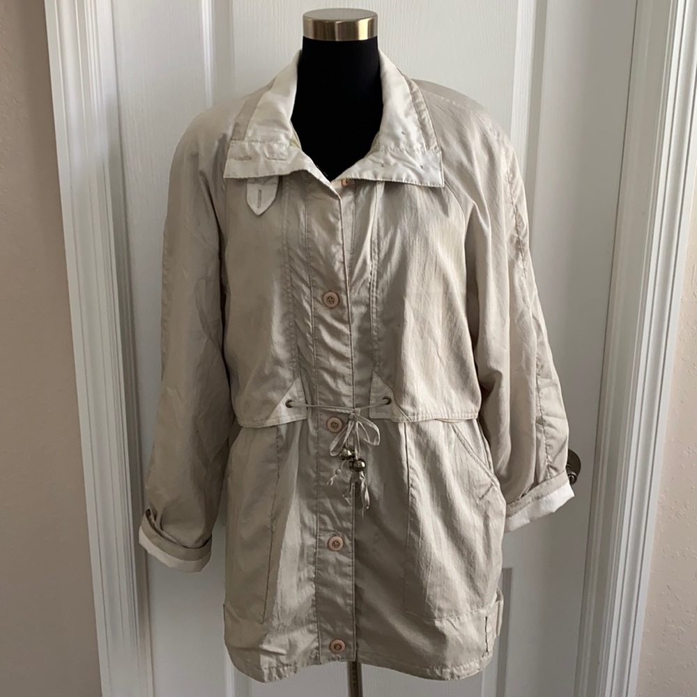 2/$5 Ladies Light weight Jacket-M